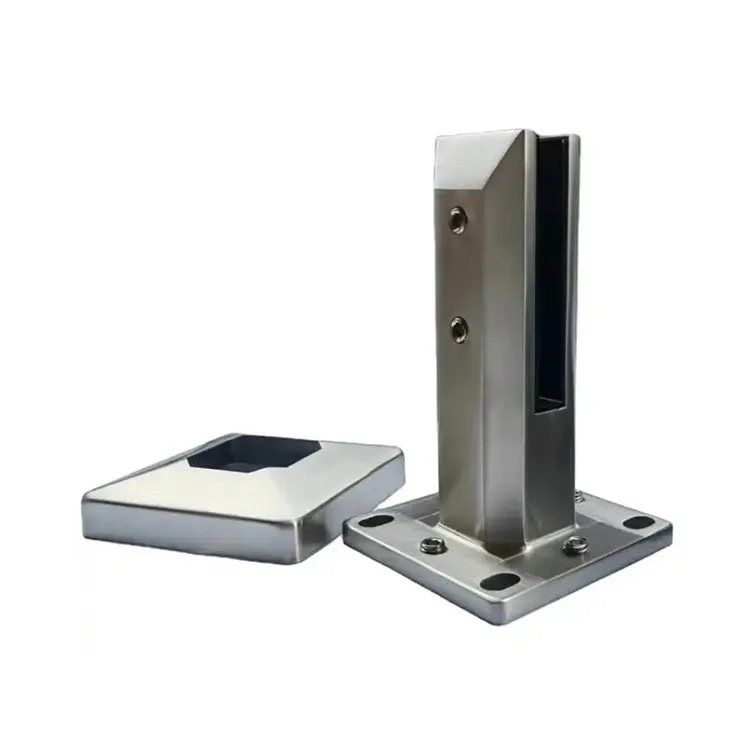 Nastavljiv nastavek za stekleno ograjo